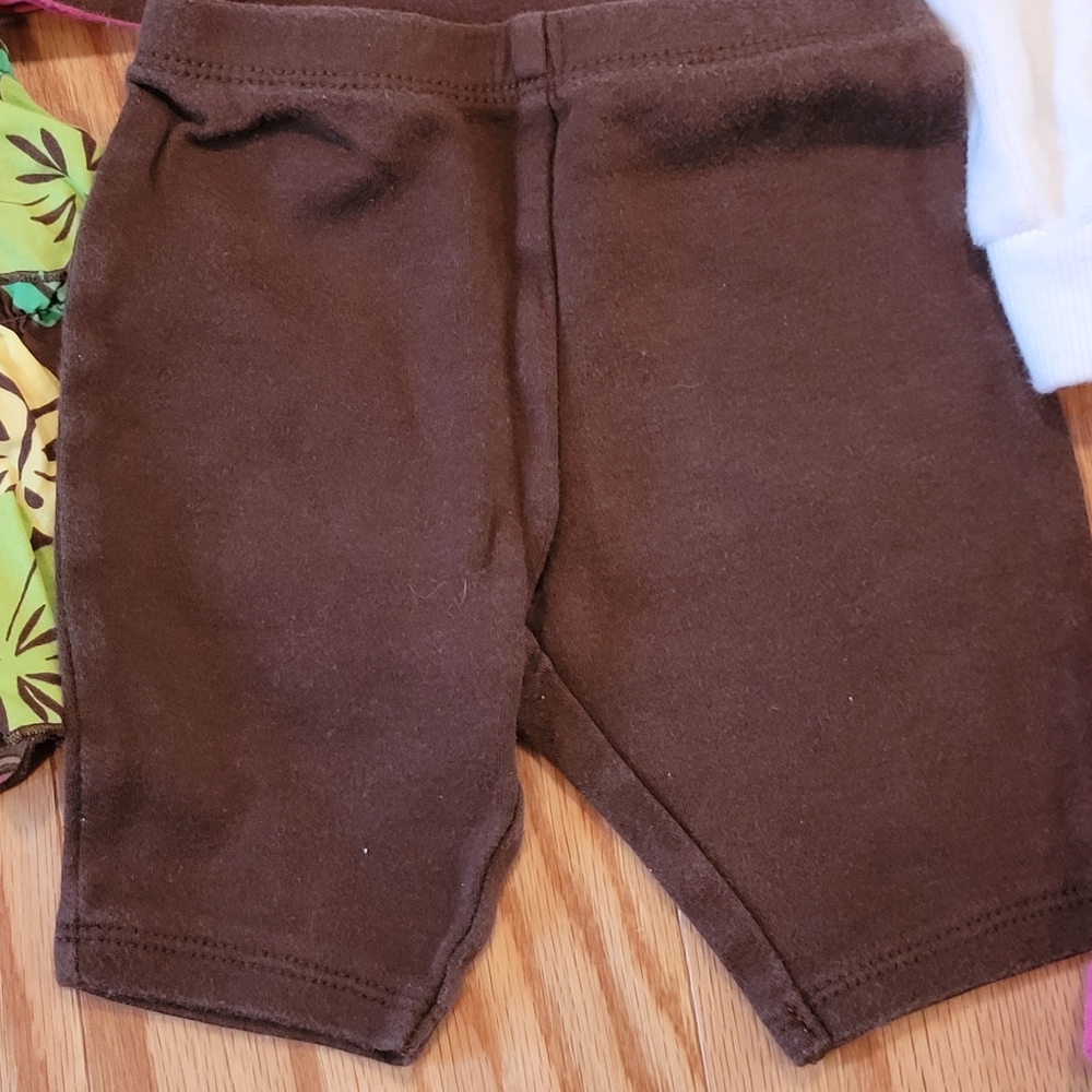 Carter's 6M Bundle - Picture 2 of 7